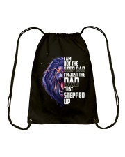 I'm Not The Stepdad - Lion To Dad Drawstring Bag tile