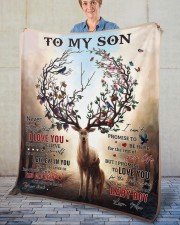 Never Forget That I Love You Hunting Mom To Son Fleece Blanket - 50" x 60" aos-coral-fleece-blanket-50x60-lifestyle-front-02