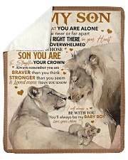 Never Feel That You Are Alone Mom To Son Sherpa Fleece Blanket tile