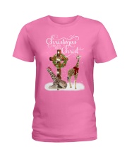 Giraffe Christmas begins gift for giraffe lovers Ladies T-Shirt tile