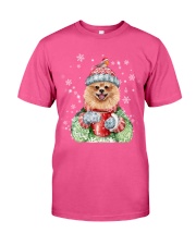 Pomeranian warm winter Classic T-Shirt tile