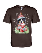 Bernese mountain dog warm winter christmas gift V-Neck T-Shirt tile