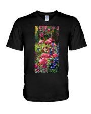 Flamingo roses flamingo lovers V-Neck T-Shirt tile