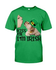 Golden retriever kiss me dog mom Classic T-Shirt front