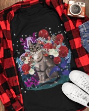 Cat Winter Rose Garden Black T Shirt Gift For Christmas Classic T-Shirt apparel-classic-tshirt-lifestyle-front-163