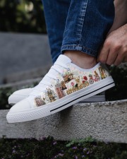 Yorkshire Terrier Fresh beautiful hometown Men's Low Top White Shoes aos-complex-men-white-low-shoes-lifestyle-03
