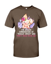 Pig i am a odd farm animal lover pig lovers Classic T-Shirt tile