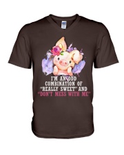 Pig i am a odd farm animal lover pig lovers V-Neck T-Shirt tile