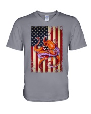 Octopus smile flag Octopus lovers V-Neck T-Shirt tile