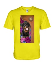Rottweiler magical dog mom V-Neck T-Shirt tile