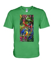 Parrot roses parrot lovers V-Neck T-Shirt tile