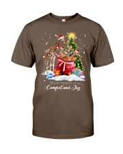 Giraffe xmas gift bag sweatshirt Classic T-Shirt tile
