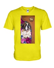 ST Bernard magical dog mom V-Neck T-Shirt tile