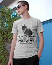 Maine coon i am totally cat lovers Classic T-Shirt apparel-classic-tshirt-lifestyle-17