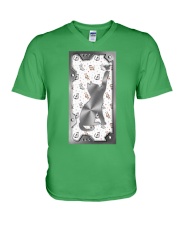 Cat cute icon cat lovers cat mom V-Neck T-Shirt tile