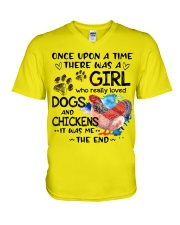 Chicken and dog it was me the chicken lovers V-Neck T-Shirt tile