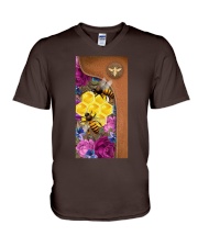Bee magical insects bugs lover V-Neck T-Shirt tile