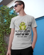 Frog i am totally frog lover Classic T-Shirt apparel-classic-tshirt-lifestyle-17