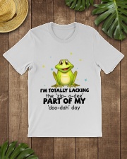 Frog i am totally frog lover Classic T-Shirt lifestyle-mens-crewneck-front-18