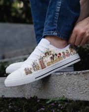 Shih Tzu Fresh beautiful hometown Men's Low Top White Shoes aos-complex-men-white-low-shoes-lifestyle-03