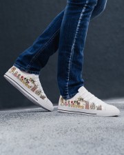 Shih Tzu Fresh beautiful hometown Men's Low Top White Shoes aos-complex-men-white-low-shoes-lifestyle-05