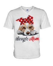 Beagle mom V-Neck T-Shirt thumbnail