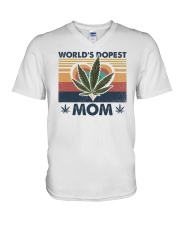 Retro World's best dopest mom V-Neck T-Shirt tile