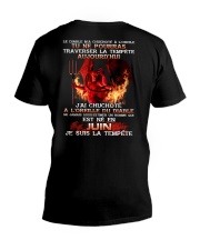 je suis la tempete juin V-Neck T-Shirt thumbnail