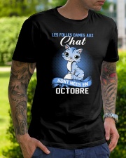 chat octobre Classic T-Shirt lifestyle-mens-crewneck-front-7