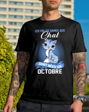 chat octobre Classic T-Shirt lifestyle-mens-crewneck-front-8