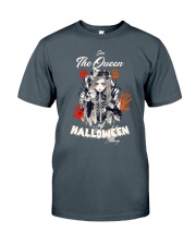 the queen Classic T-Shirt thumbnail