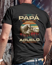 ser papa es un honor Classic T-Shirt lifestyle-mens-crewneck-back-2