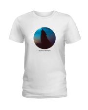 She wolf howling Ladies T-Shirt thumbnail