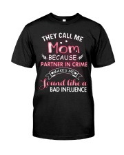 MOM Classic T-Shirt front