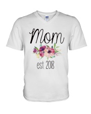MOM EST-2018 V-Neck T-Shirt thumbnail