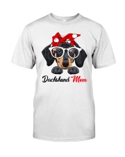Dachshund Mom Classic T-Shirt front