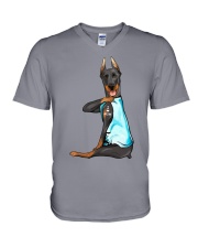 Doberman Pinschers I Love Mom V-Neck T-Shirt thumbnail