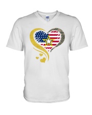 AR-D-1908202-heart V-Neck T-Shirt tile