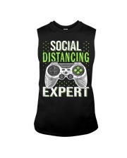 Social distancing expert Sleeveless Tee thumbnail
