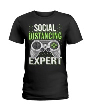 Social distancing expert Ladies T-Shirt thumbnail
