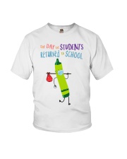 Students Crayon Mask Green Pea Youth T-Shirt front