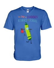 Students Crayon Mask Green Pea V-Neck T-Shirt tile