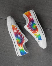 Tie dye Men's Low Top White Shoes aos-complex-men-white-high-low-shoes-lifestyle-inside-left-outside-left-01