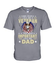 I'm a dad grandpa and a veteran V-Neck T-Shirt tile