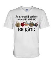 Be kind V-Neck T-Shirt tile