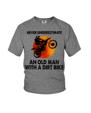 Never underestimate an old man Youth T-Shirt tile
