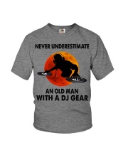Never underestimate an old man Youth T-Shirt tile