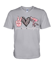 Peace love hairstyling V-Neck T-Shirt tile