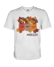 Live love nurse V-Neck T-Shirt tile