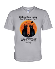 LIMITED EDITION - T SHIRT 10684A V-Neck T-Shirt tile
